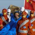 Китайские астронавты вернулись на Землю с космической станции