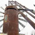 Курские энтузиасты построили ветряную мельницу из металлолома