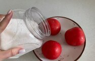 Зачем засыпать сахаром свежие помидоры: 10 кулинарных хитростей от бабушек, которые всегда актуальны