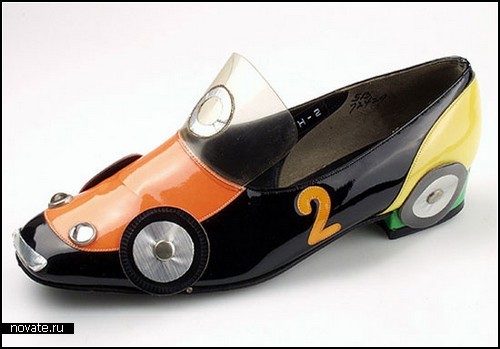 Автомобильные туфли для рекламы машин