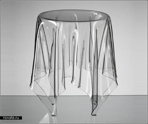 Illusion side table: не стол, а сплошная иллюзия