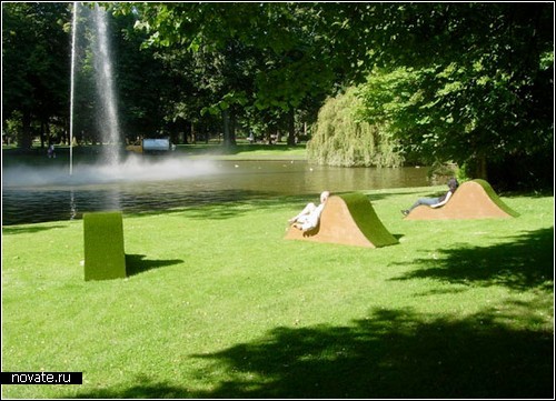 Травяные шезлонги Lawnge chairs для парков Голландии