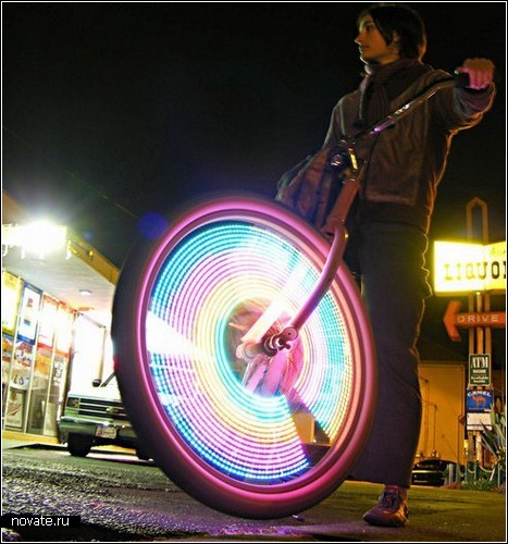 Велосипеды с LED-картинками на колесах от MonkeyLectric
