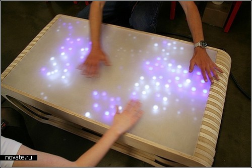 Интерактивный LED-столик с огоньками-*светлячками*