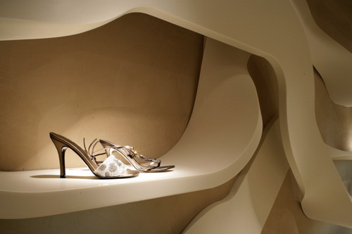 Дизайн обувного магазина от Фабио Новамбре