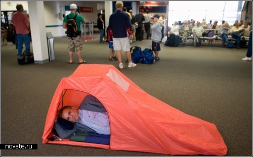 Домик-палатка поможет выспаться в аэропорту