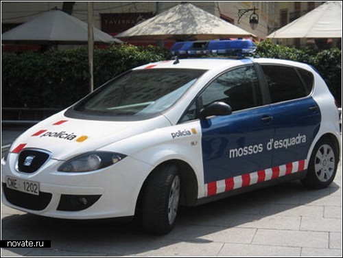 Полицейские машины в разных городах и странах