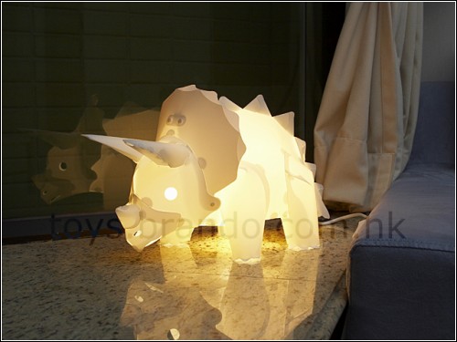 Динозавры-лампочки *Do-it-yourself Dinosaur Lights!* от компании Brando Workshop