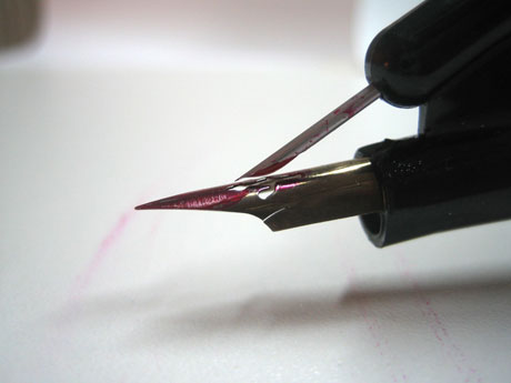 ручка, пишущая кровью от Bob Partington