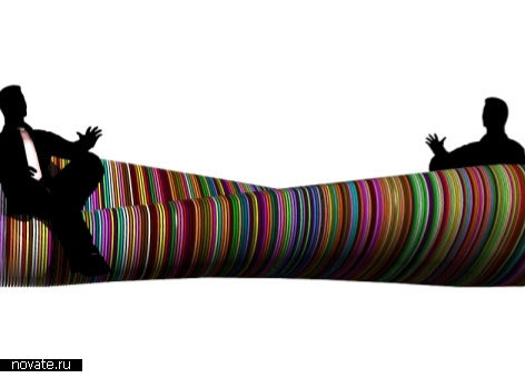 Разноцветная скамья «Кость» от Димы Логинова