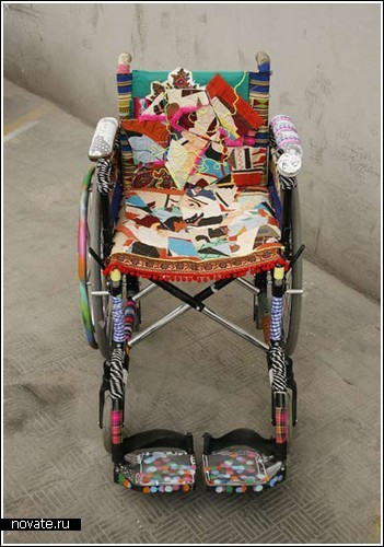 Яркое инвалидное-кресло от Sergio Calatroni для Fabrizio Sclavi