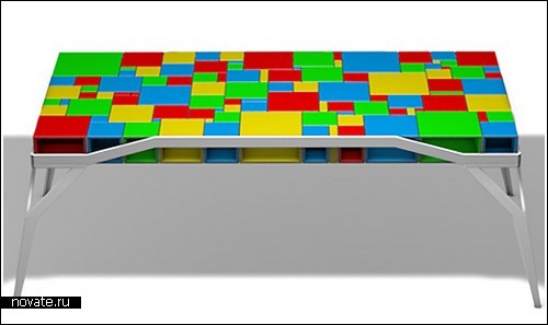 Стол из разноцветных кубиков-ящиков от Matthis Pugin