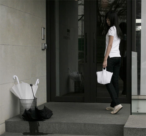 зонтик-сумочка от Seung Hee Son