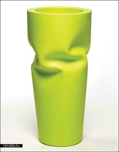 «Смятая» ваза от дизайнера Joe Velluto