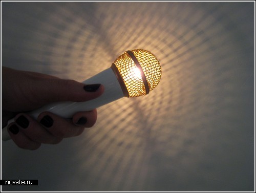 Лампа в виде настоящего микрофона