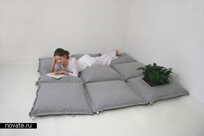 Кровать-подушка «ZipZip» от Pling Collection