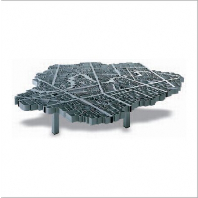 Алюминиевый стол в виде карты Багдада