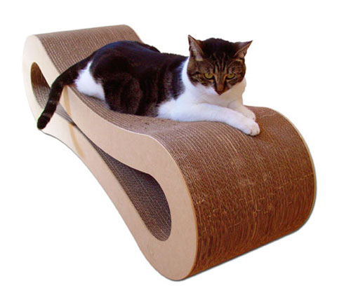 Кровать-когтеточка для вашей кошки