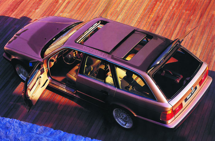 Универсал BMW E34, модификация 530i. Вещи можно было загружать в багажник через окно в пятой двери / Изображение Novate.ru