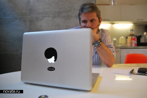 Сделать Macintosh чуть более персональным. Наклейки на яблочки
