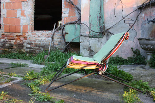 Кресло BOOKFOR от Luca Gnizio. Новая жизнь бесполезных отходов