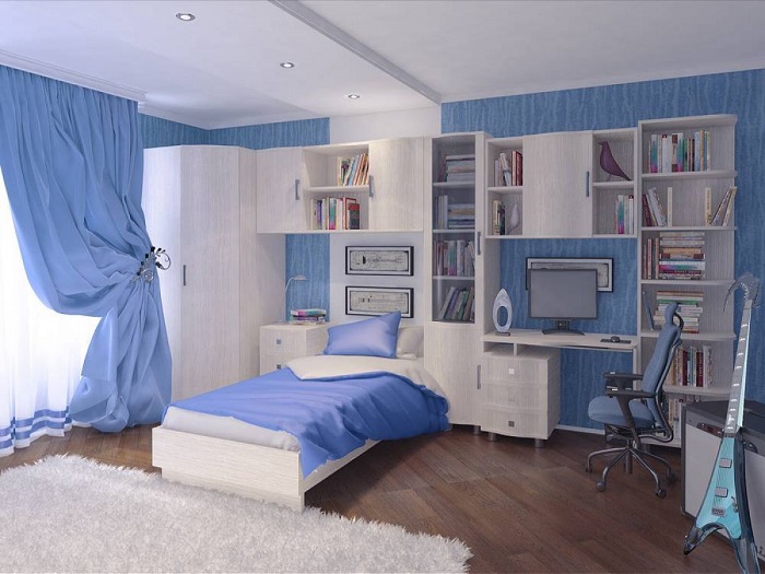 Комната для школьника в голубых тонах