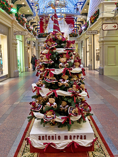Путешествие в Рождество: московские елки от кутюр