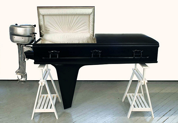 Лодка-гроб The Boat Coffin от Sebastian Errazuriz 