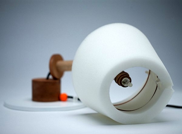 Collapse Lamp: светильник, который разваливается на глазах