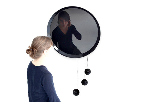 Coulisse mirror, интересное зеркало с магнитными сферами
