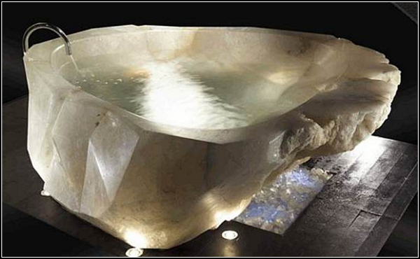 Crystal Bathtub, эксклюзивная ванна из куска горного хрусталя