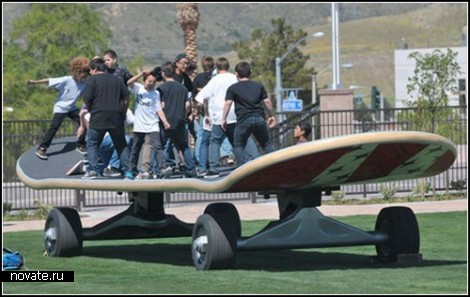 Гигантский скейтборд-чемпион от компании California Skateparks