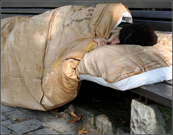 Проект Homeless Bedding. Белье для богатых - в помощь бедным