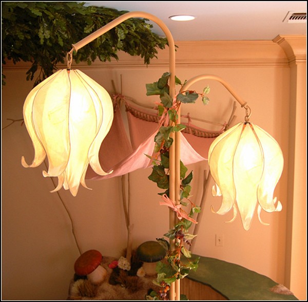 Цветочный светильник в детскую комнату
