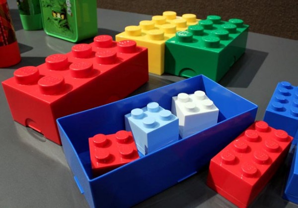 Ящики-кубики. Необычные LEGO-контейнеры от  Room Copenhagen
