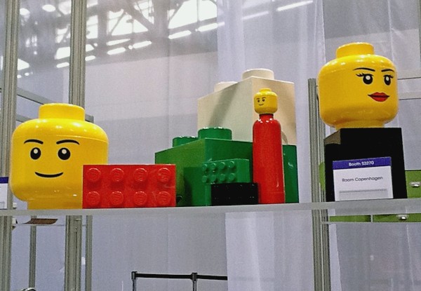 Ящики-кубики. Необычные LEGO-контейнеры от  Room Copenhagen