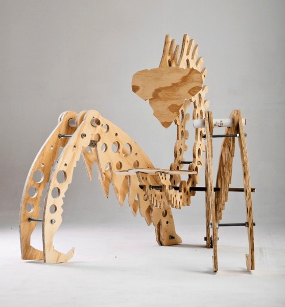Деревянный стул-богомол Mantis Chair от Wildetecture