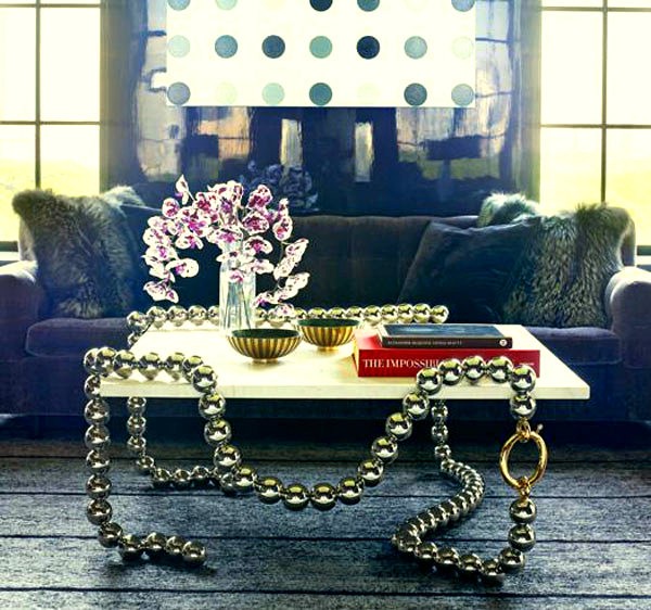 Стол-украшение Necklace Table с ножками из нитки бус