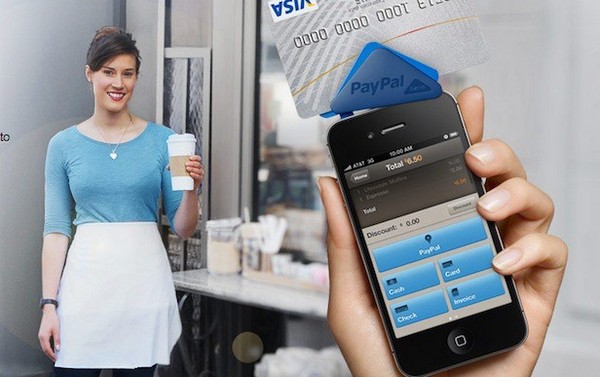 Устройство PayPal Here, позволяющее совершать покупки через мобильный телефон