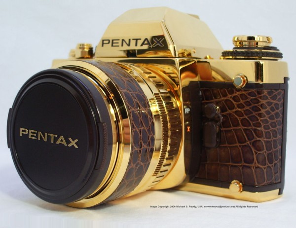 Коллекционный фотоаппарат Pentax LX Gold из 18-каратного золота