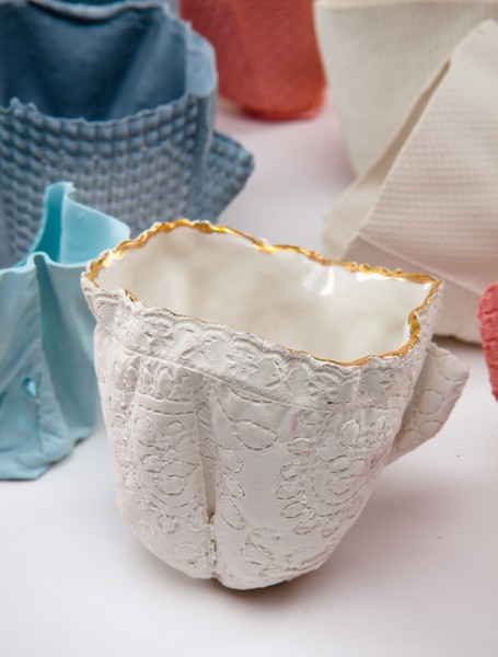 Чашки и чайники из фарфоровой ткани