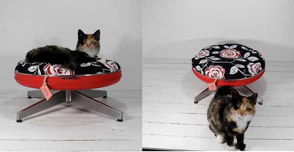 Upcycled Suitcase Pet Bed, кошачьи кроватки от Atomic Attic