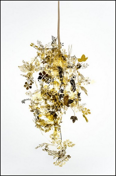 Металлические цветы в стклянном шаре. Необычный светильник Garland Light