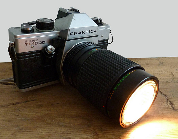 Zenit Camera Lamp и Praktica Camera Lamp. Фотоаппарат вместо лампы
