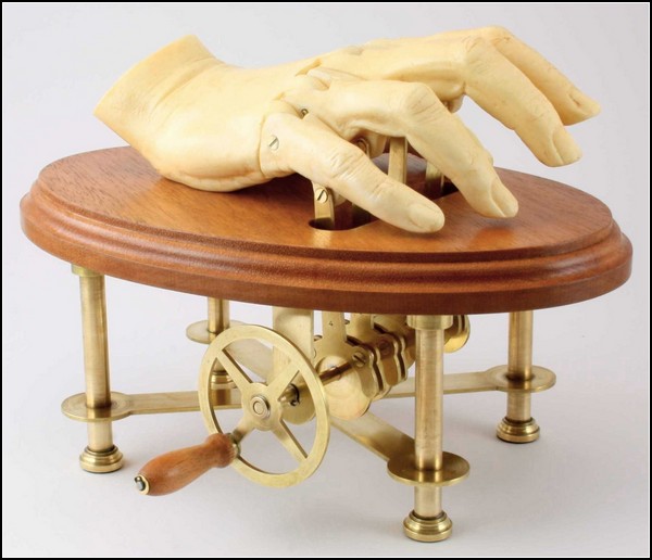The Waiting Hand, механическая рука для постукивания пальцами по столу