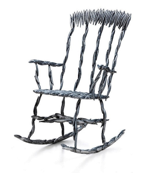 Стулья Fish chair из алюминиевых сардин. Проект Тристана Кохрэйна