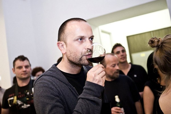 Революционные бокалы rEvolution Wine Glass от чешского автора Martin Jakobsen