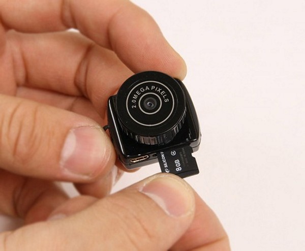 Самая маленькая в мире фотокамера MAME-CAM 