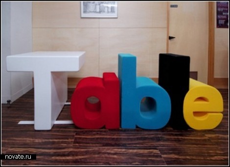Стол *Table* от японского дизайнера Toshinori Kamiya