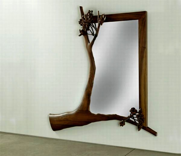 Зеркало с кративной рамой из леса